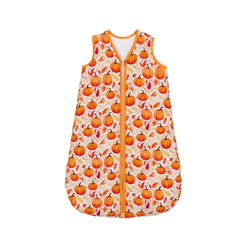 Eco-friendly bamboo two-piece pajamas for B2B wholesale buyers, offering sustainable and comfortable sleepwear solutions for retail businesses.